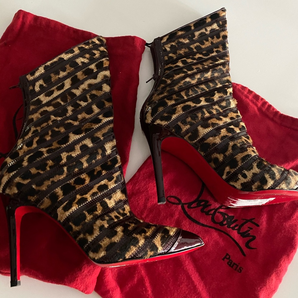 MAKE OFFER!!❤️Christian Louboutin 37.5 boots ❤️